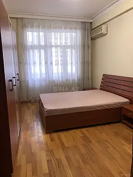 Kirayə verilir 3 otaqlı mənzil 130 m²