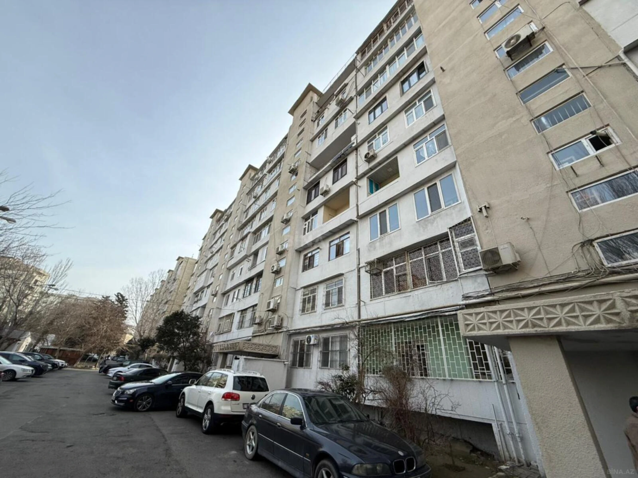 Satılır 5 otaqlı mənzil 120 m²