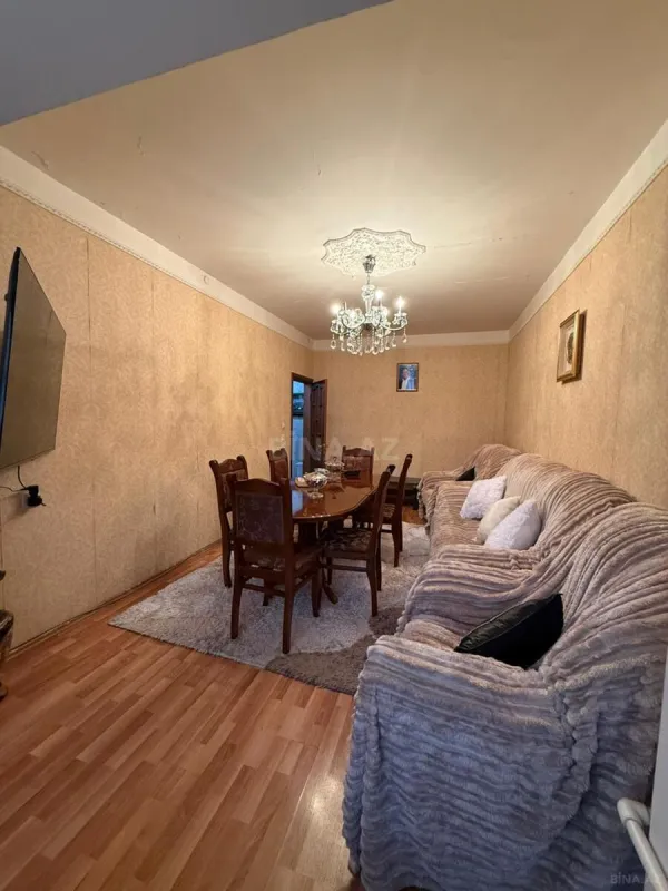 Satılır 5 otaqlı mənzil 120 m²