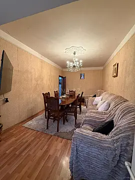Satılır 5 otaqlı mənzil 120 m²