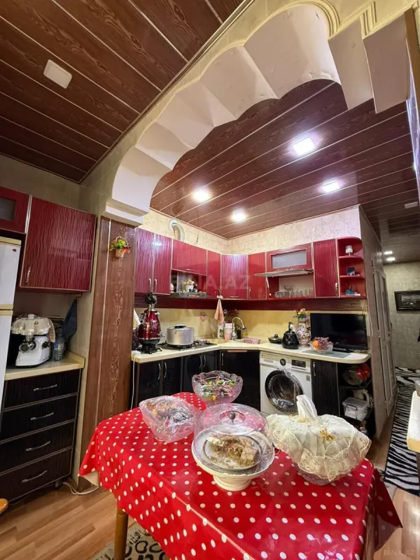 Satılır 5 otaqlı mənzil 120 m²