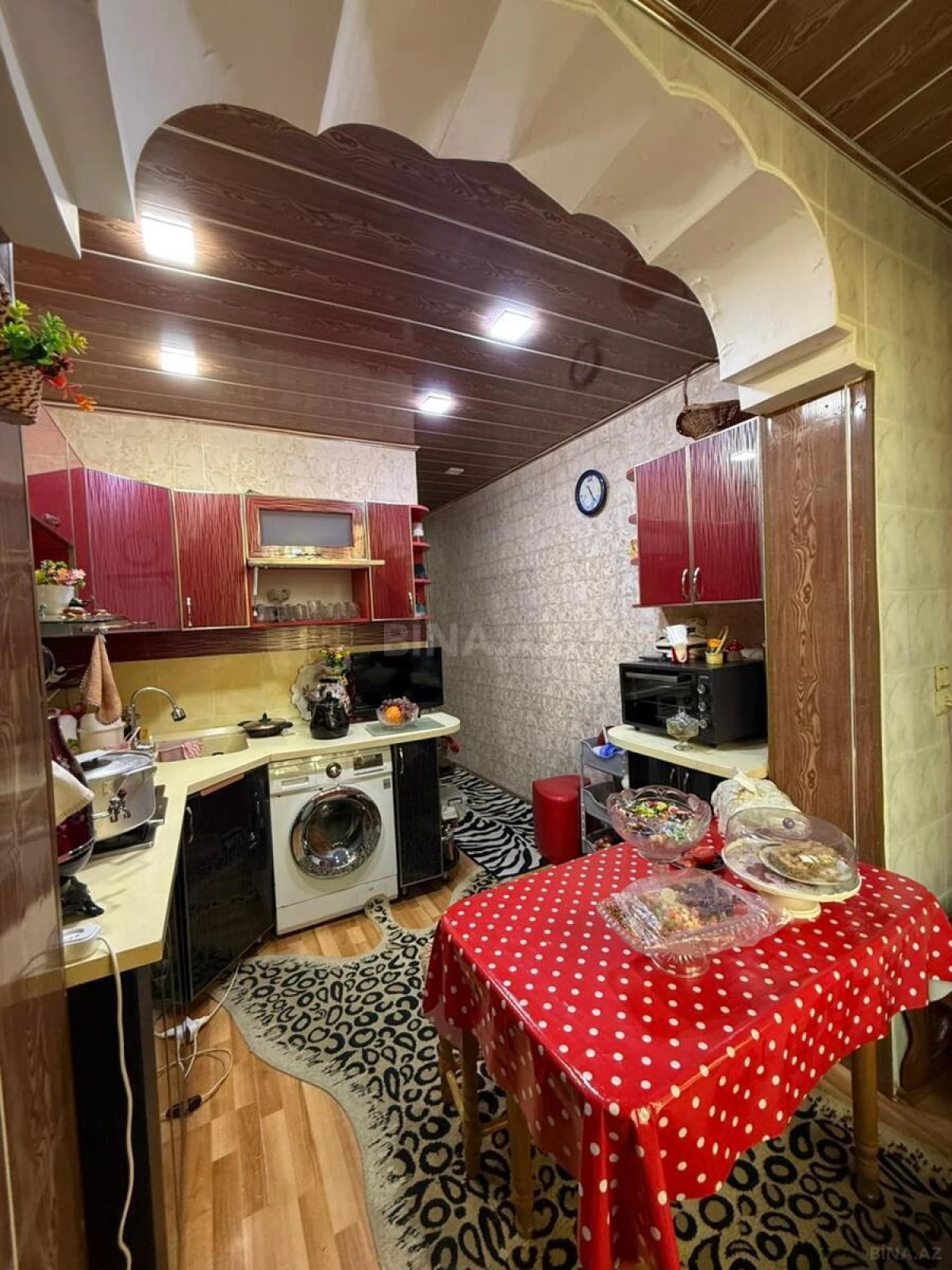 Satılır 5 otaqlı mənzil 120 m²