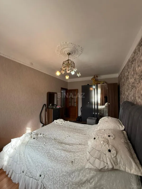 Satılır 5 otaqlı mənzil 120 m²