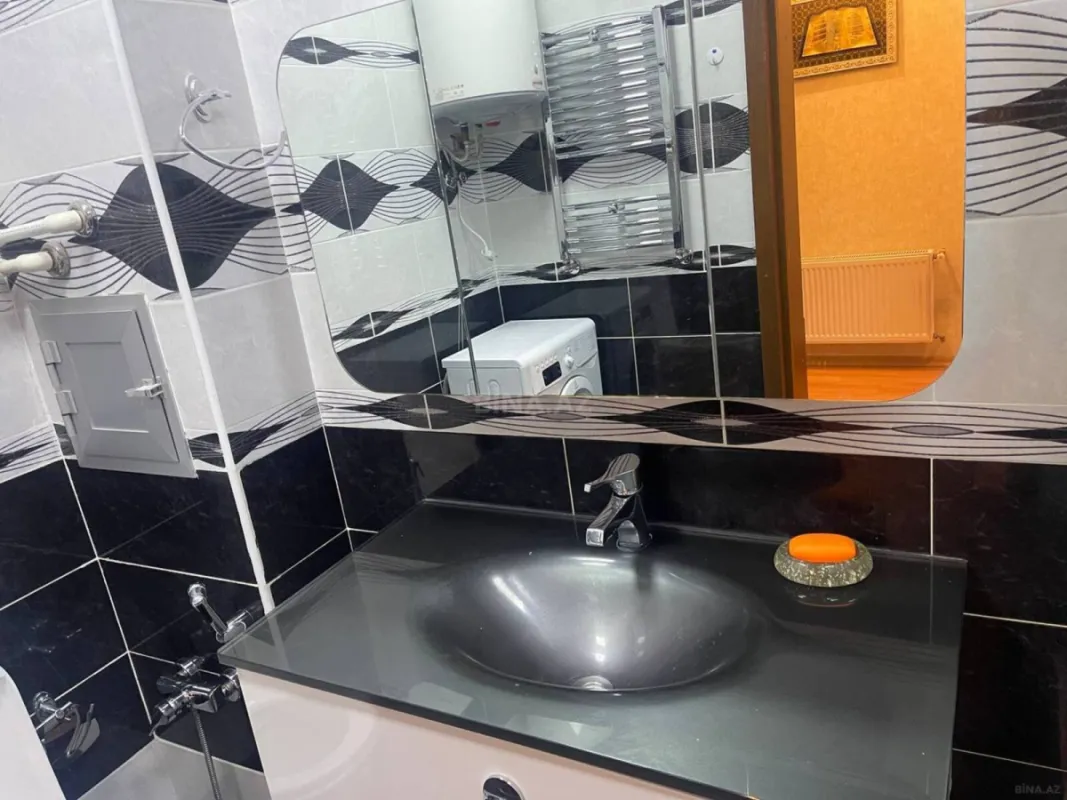 Kirayə verilir 2 otaqlı mənzil 65 m²