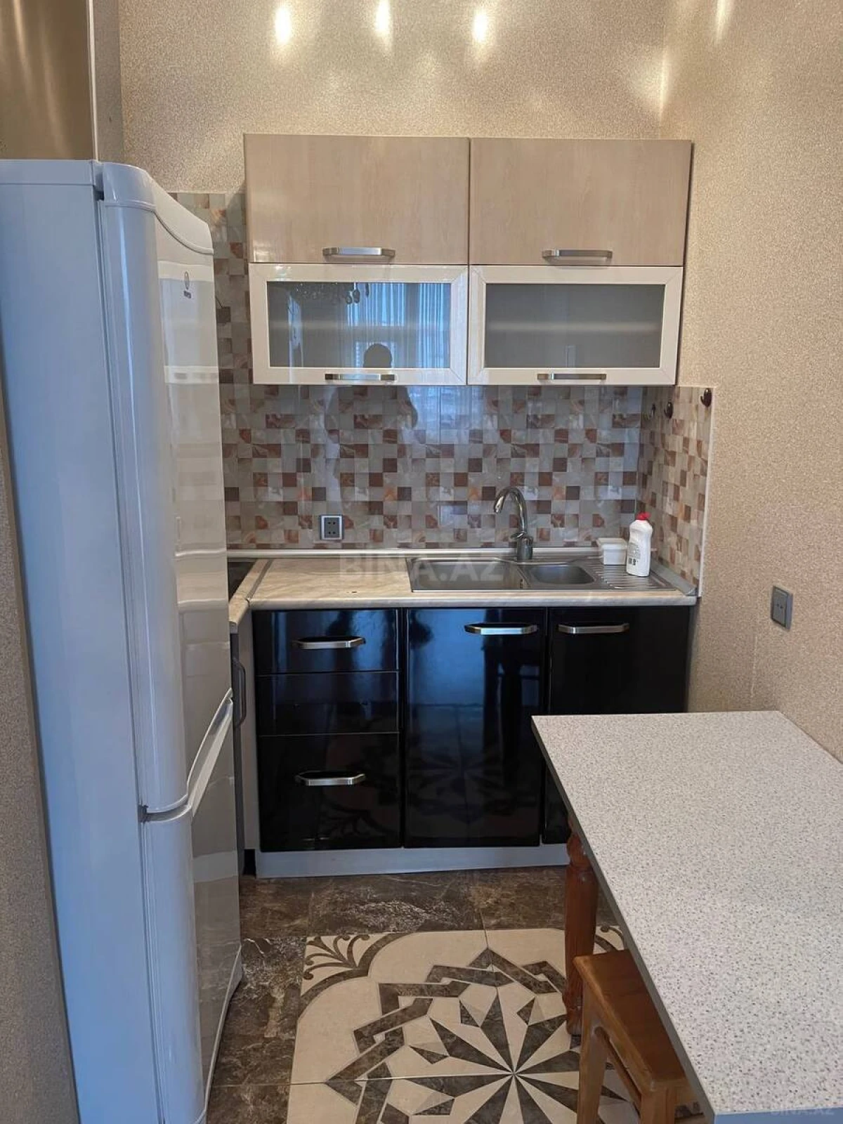 Kirayə verilir 2 otaqlı mənzil 65 m²