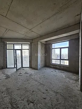 Satılır 4 otaqlı mənzil 196 m²