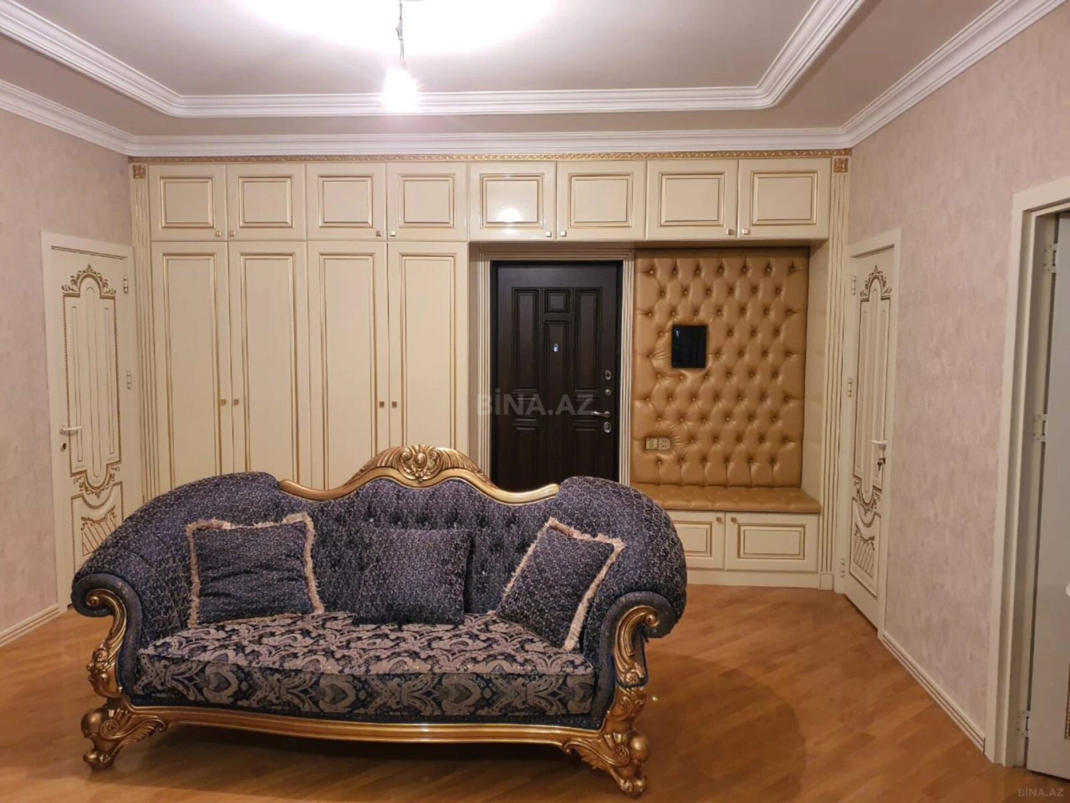 Kirayə verilir 2 otaqlı mənzil 95 m²