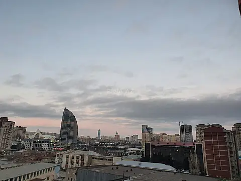 Kirayə verilir 2 otaqlı mənzil 95 m²