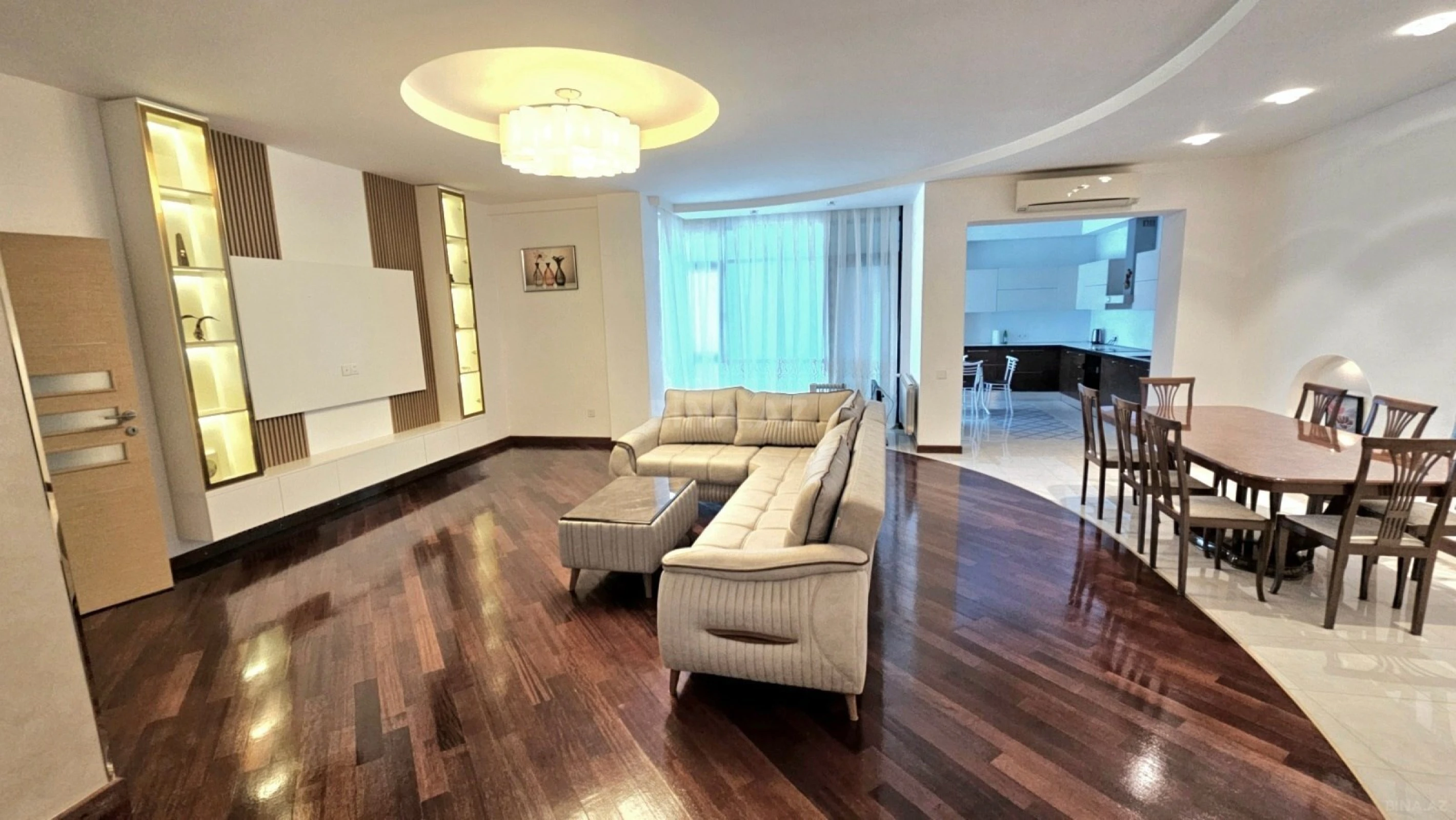 Kirayə verilir 3 otaqlı mənzil 155 m²