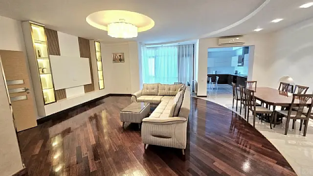 Kirayə verilir 3 otaqlı mənzil 155 m²