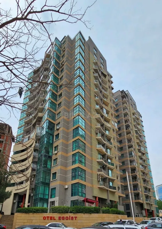 Kirayə verilir 3 otaqlı mənzil 155 m²