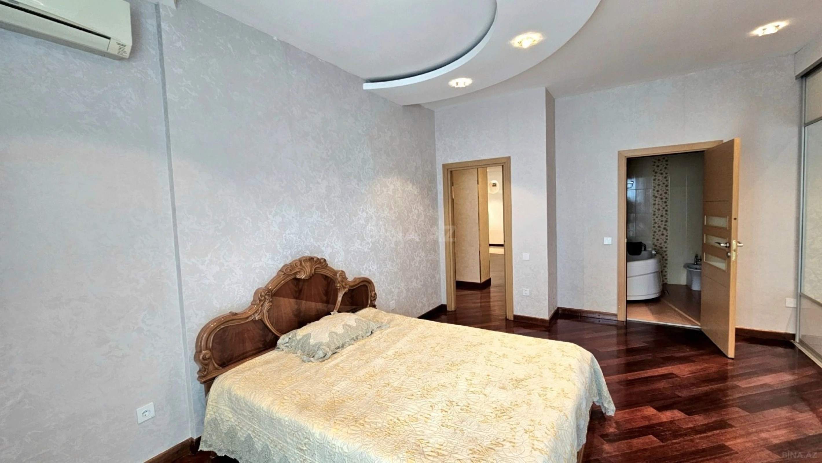 Kirayə verilir 3 otaqlı mənzil 155 m²