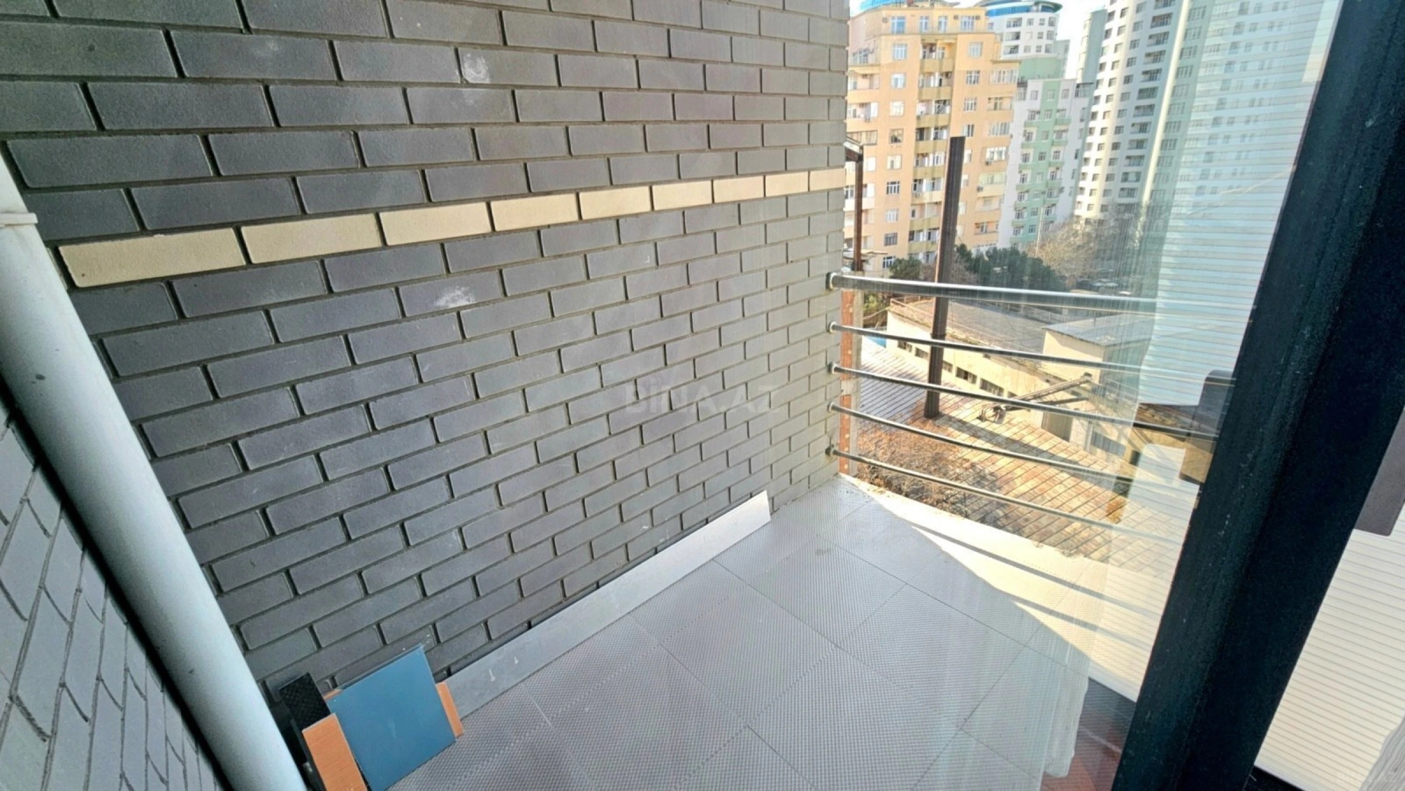 Kirayə verilir 3 otaqlı mənzil 155 m²