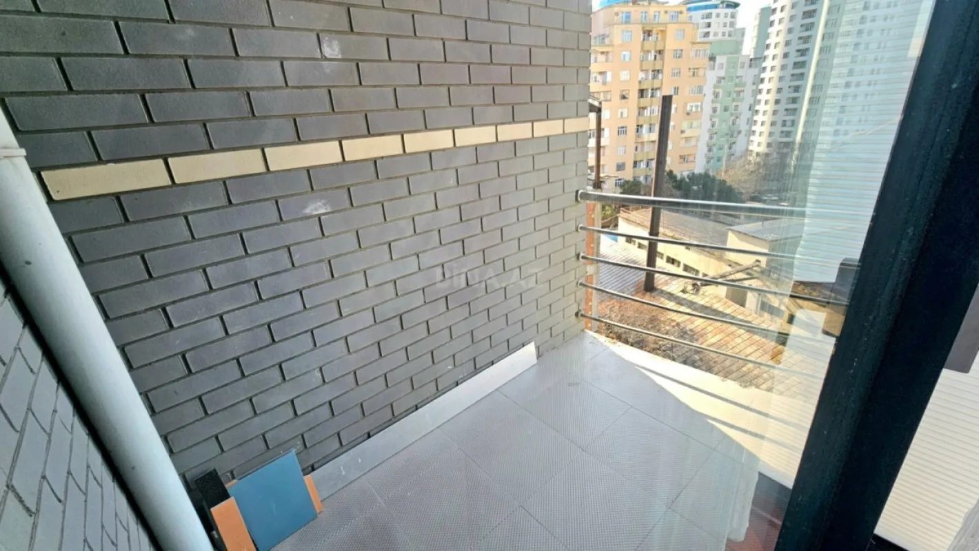 Kirayə verilir 3 otaqlı mənzil 155 m²