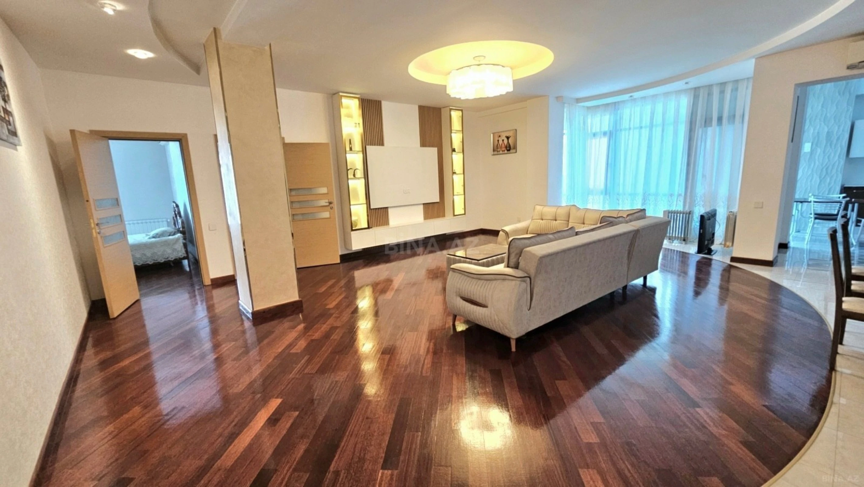 Kirayə verilir 3 otaqlı mənzil 155 m²