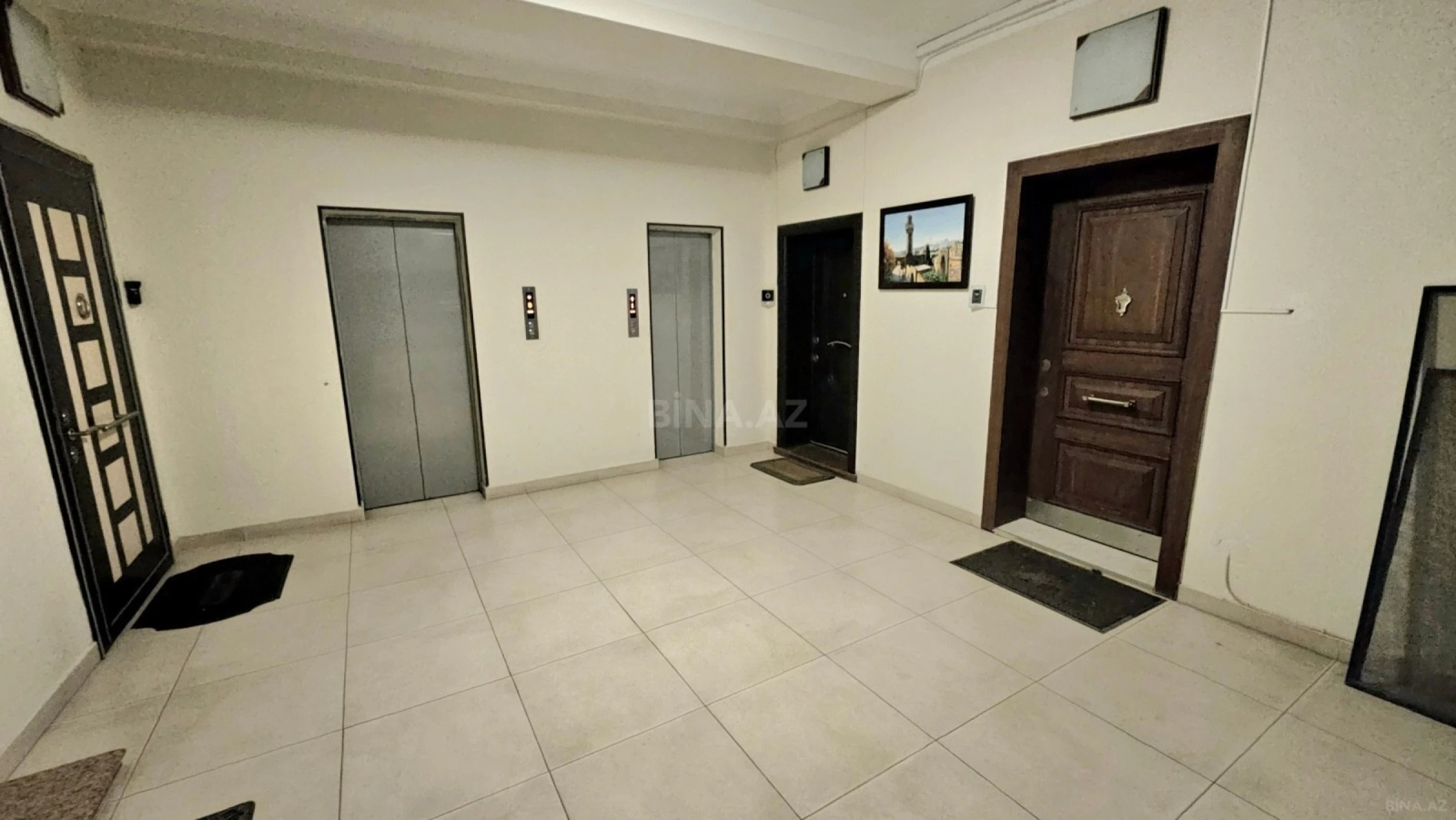 Kirayə verilir 3 otaqlı mənzil 155 m²