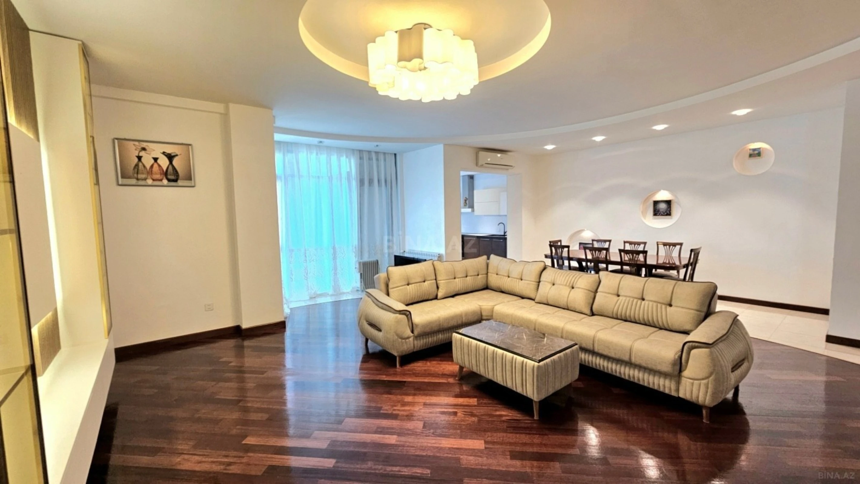 Kirayə verilir 3 otaqlı mənzil 155 m²