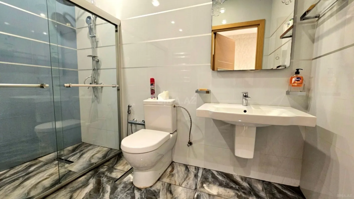 Kirayə verilir 3 otaqlı mənzil 155 m²