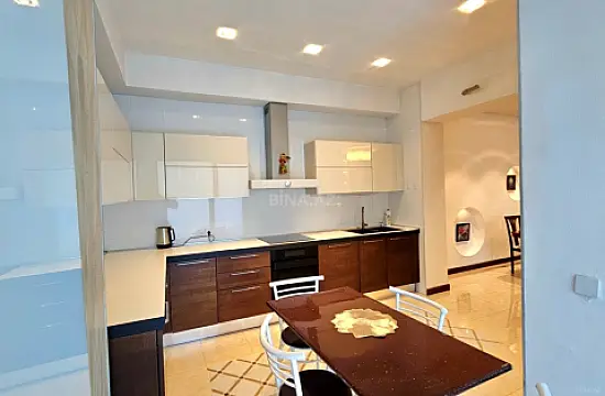 Kirayə verilir 3 otaqlı mənzil 155 m²