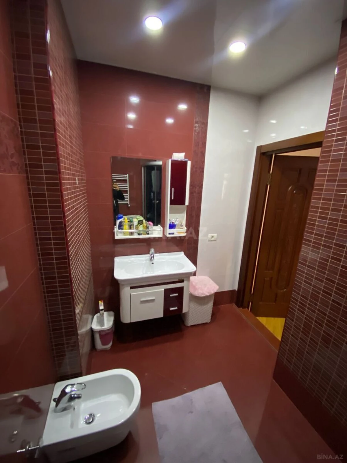 Kirayə verilir 4 otaqlı mənzil 185 m²