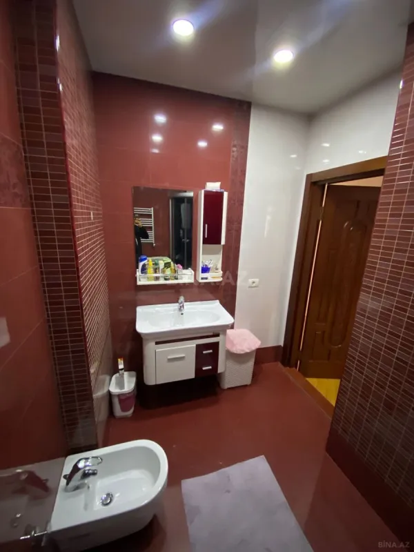 Kirayə verilir 4 otaqlı mənzil 185 m²