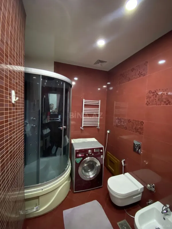 Kirayə verilir 4 otaqlı mənzil 185 m²