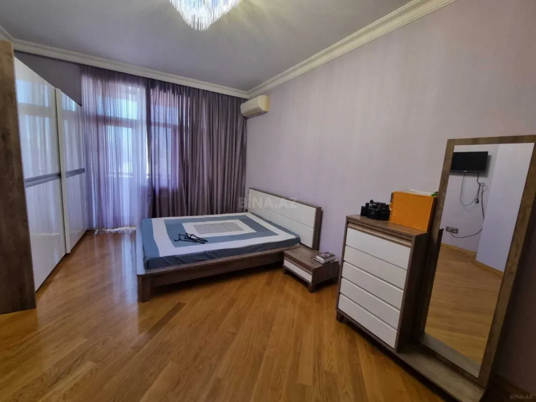 Kirayə verilir 4 otaqlı mənzil 185 m²