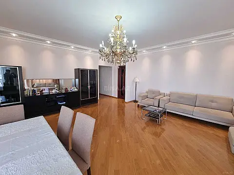 Kirayə verilir 4 otaqlı mənzil 185 m²