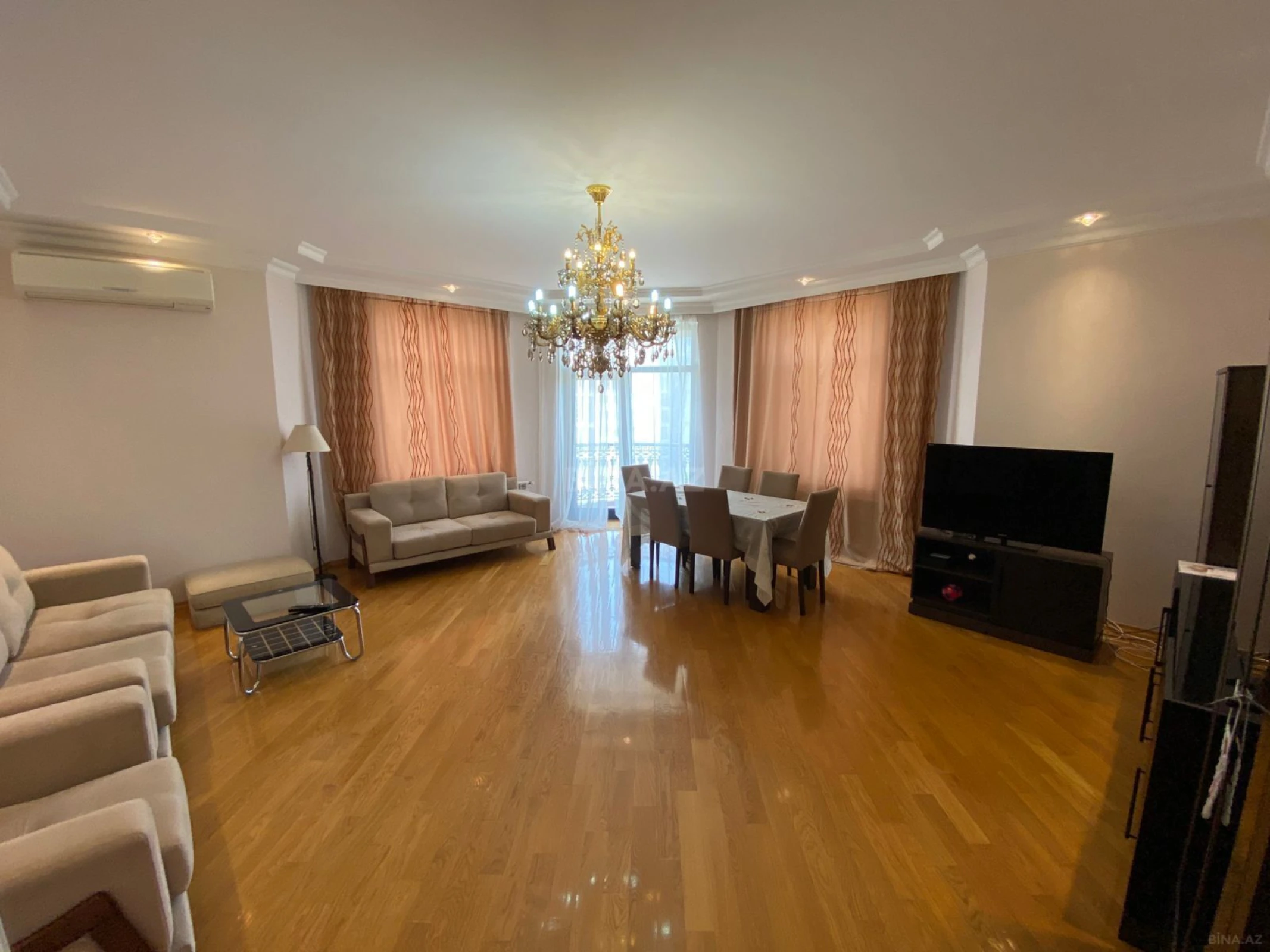 Kirayə verilir 4 otaqlı mənzil 185 m²