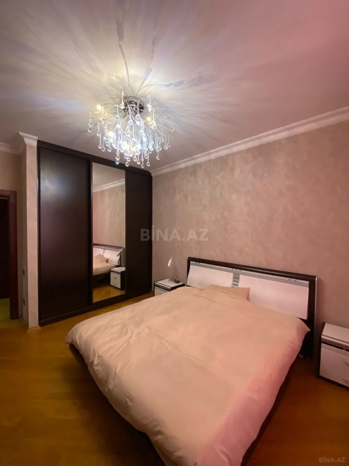 Kirayə verilir 4 otaqlı mənzil 185 m²