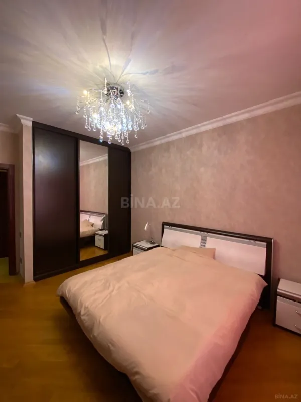 Kirayə verilir 4 otaqlı mənzil 185 m²