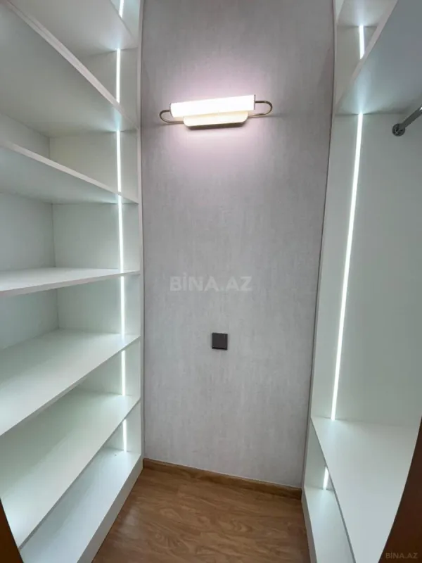 Satılır 3 otaqlı mənzil 140 m²