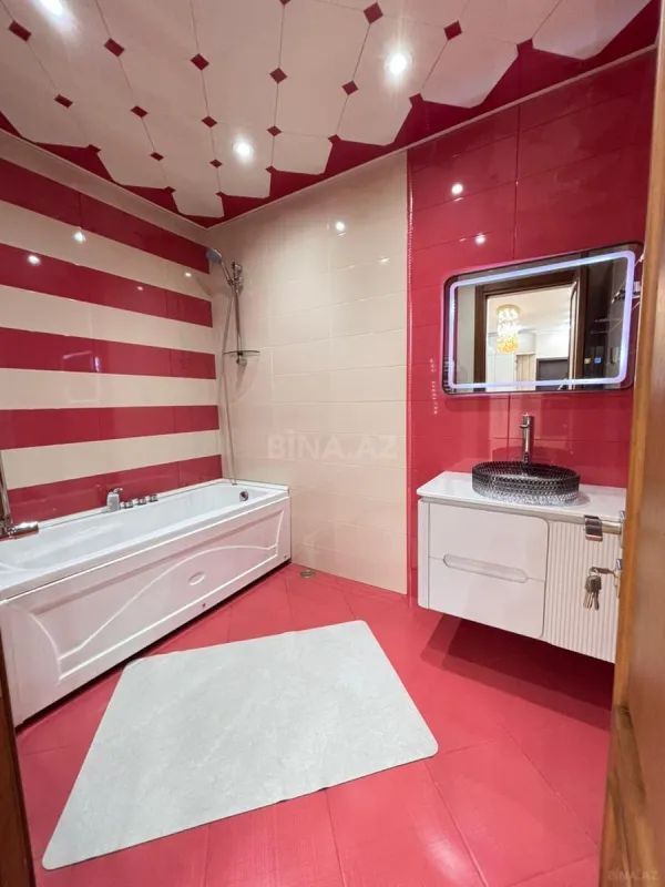 Satılır 3 otaqlı mənzil 140 m²