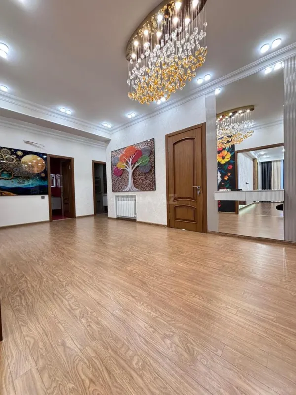 Satılır 3 otaqlı mənzil 140 m²
