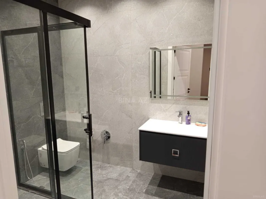 Kirayə verilir 3 otaqlı mənzil 157 m²