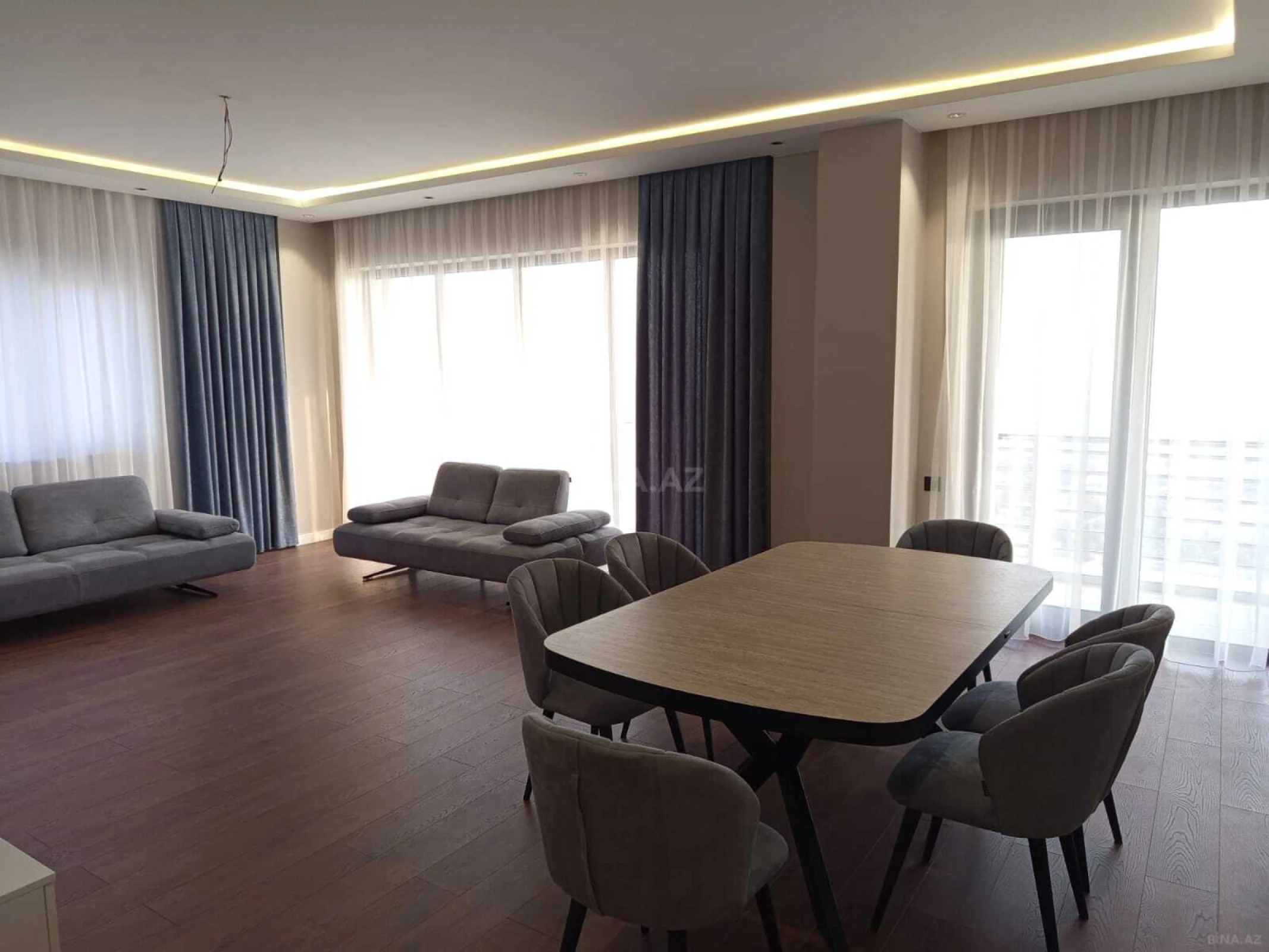 Kirayə verilir 3 otaqlı mənzil 157 m²