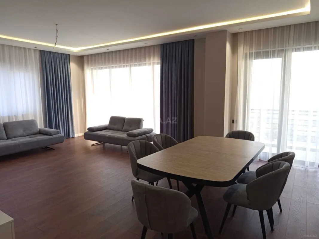 Kirayə verilir 3 otaqlı mənzil 157 m²