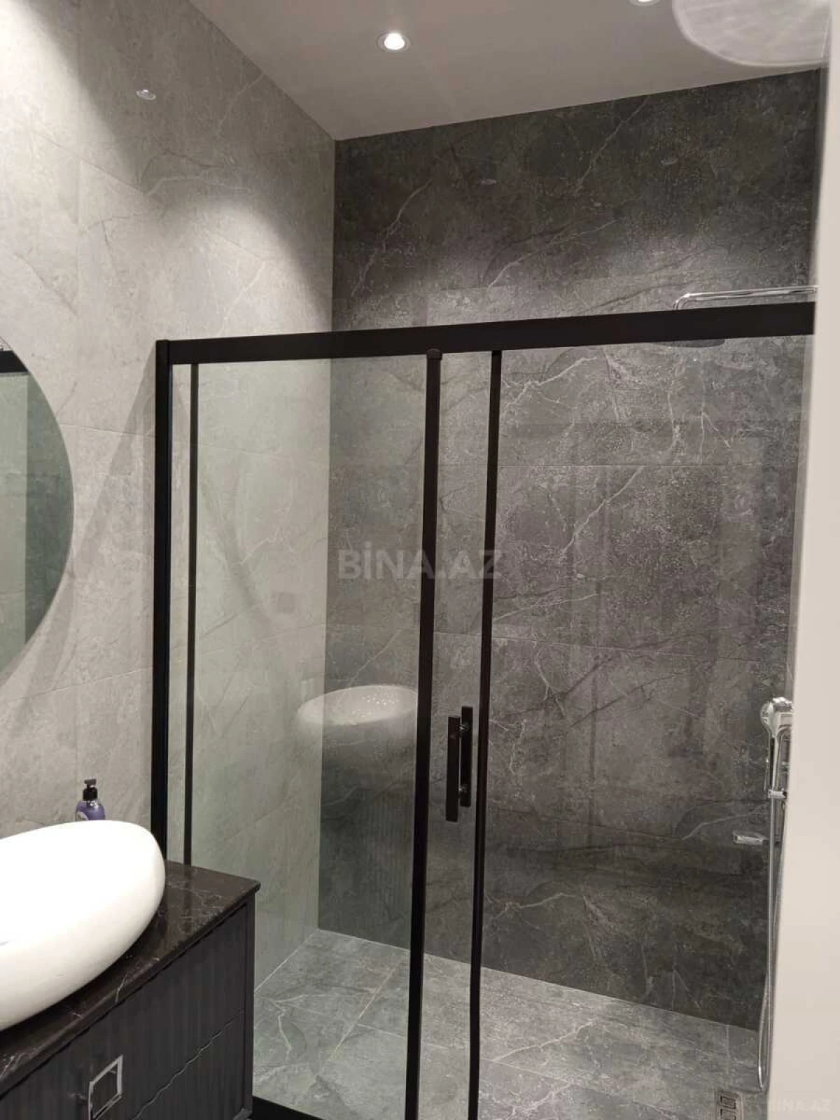 Kirayə verilir 3 otaqlı mənzil 157 m²