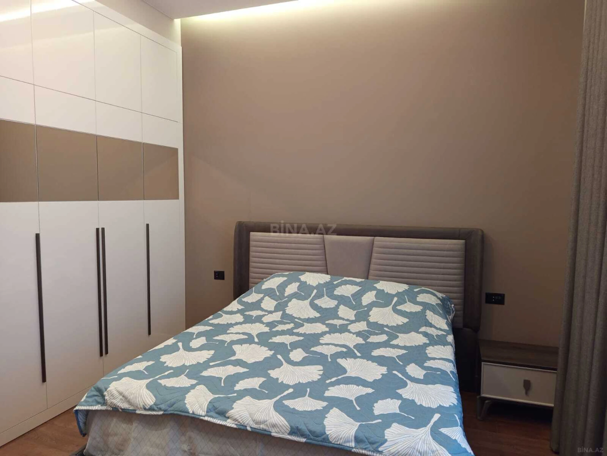 Kirayə verilir 3 otaqlı mənzil 157 m²