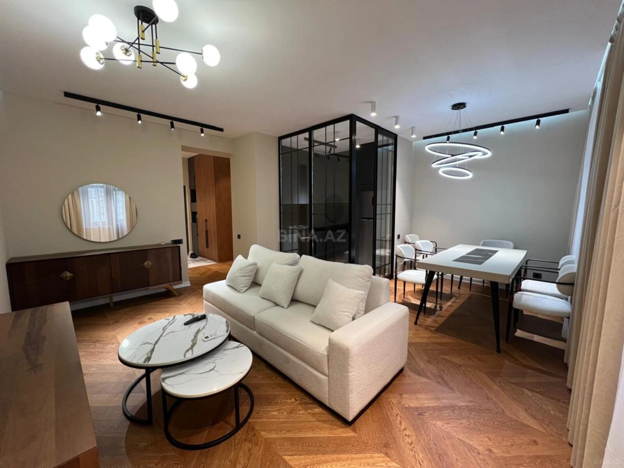 Kirayə verilir 2 otaqlı mənzil 85 m²