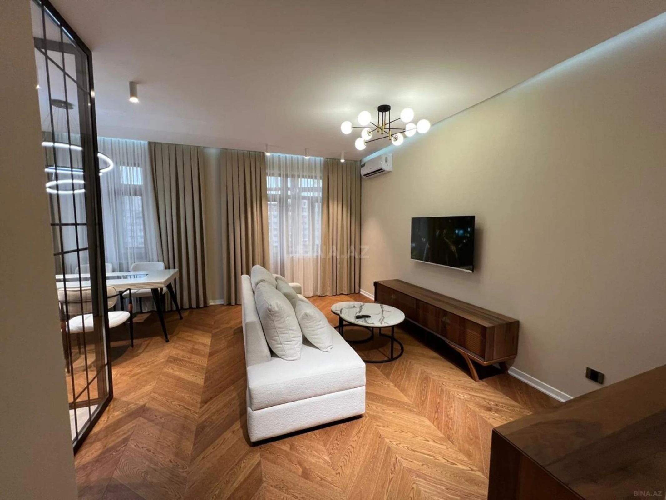 Kirayə verilir 2 otaqlı mənzil 85 m²