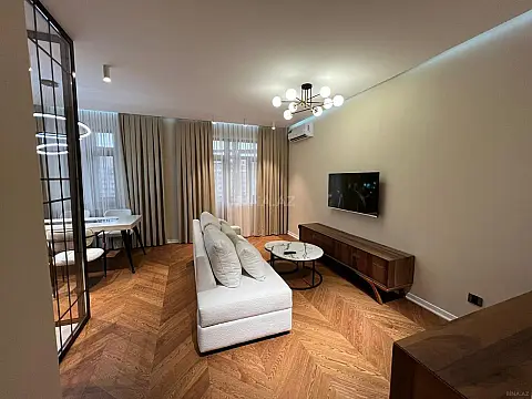 Kirayə verilir 2 otaqlı mənzil 85 m²