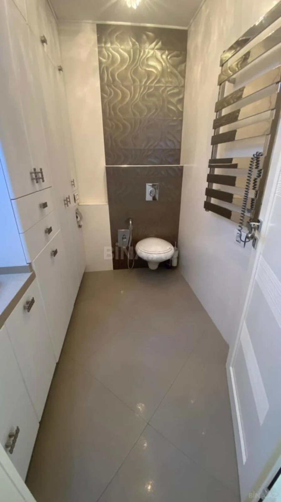 Satılır 2 otaqlı mənzil 98 m²