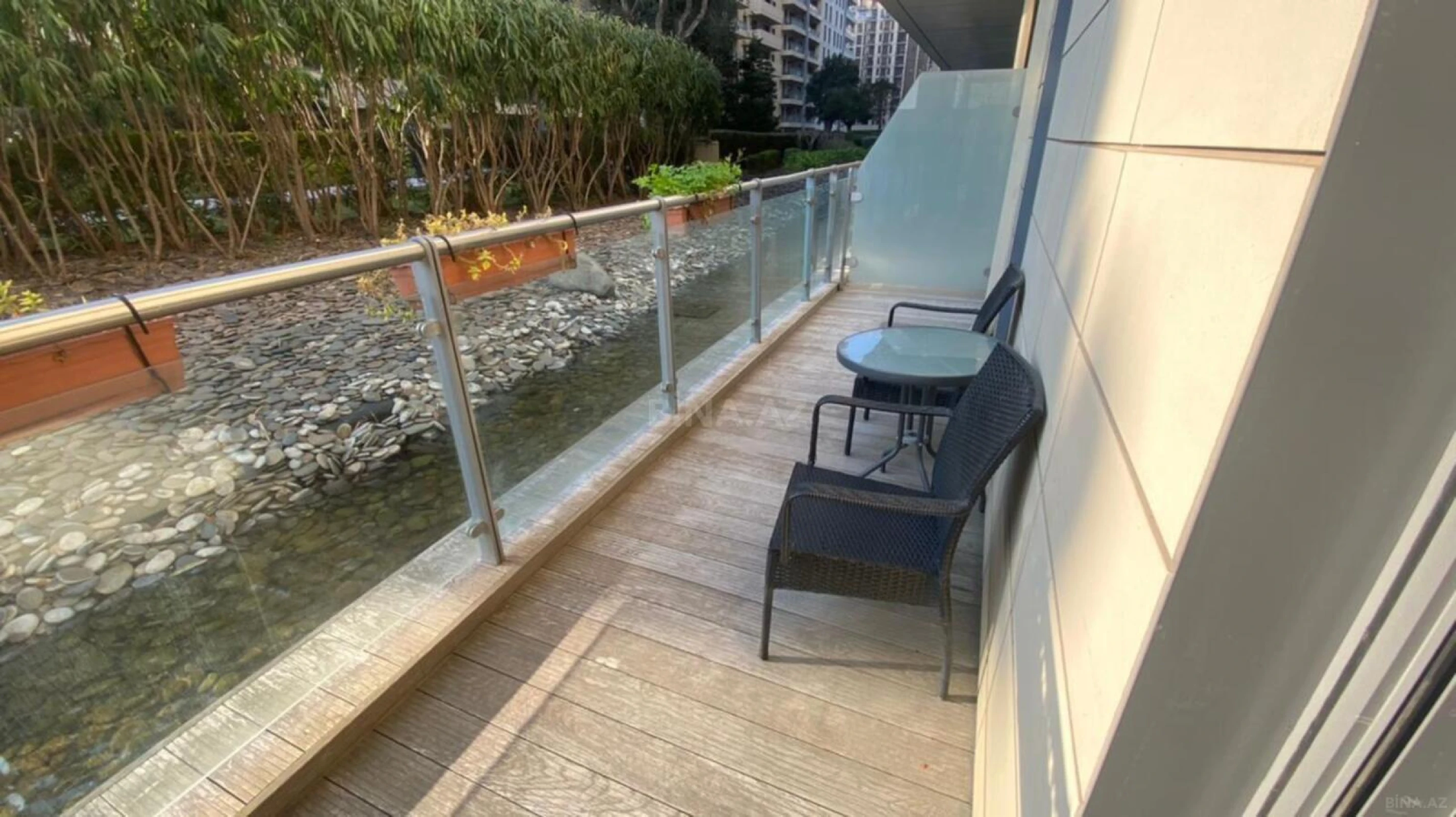 Satılır 2 otaqlı mənzil 98 m²