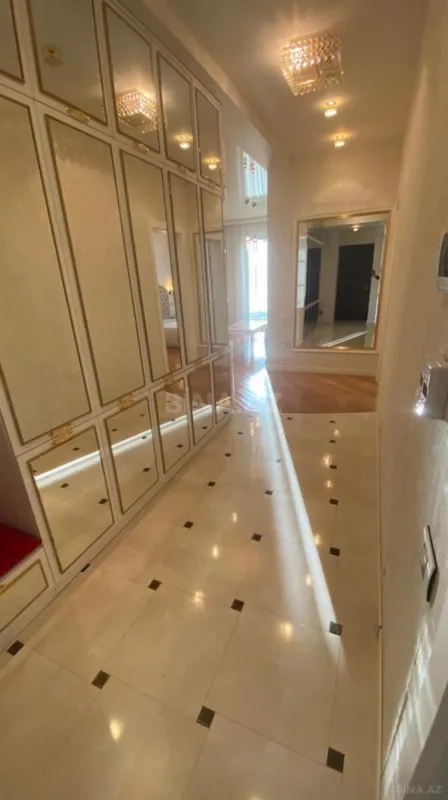 Satılır 2 otaqlı mənzil 98 m²