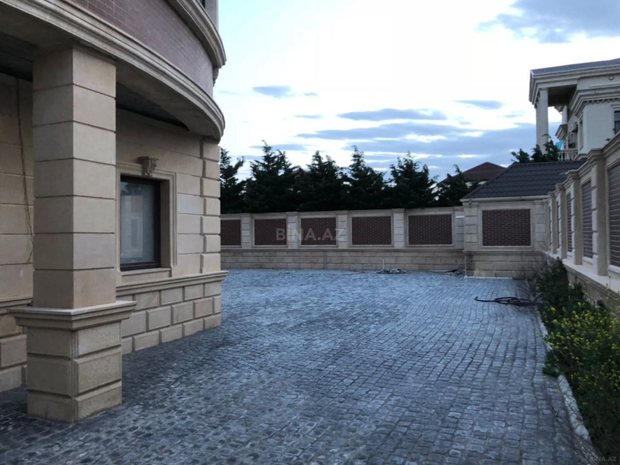 Kirayə verilir 6 otaqlı həyət evi 300 m²