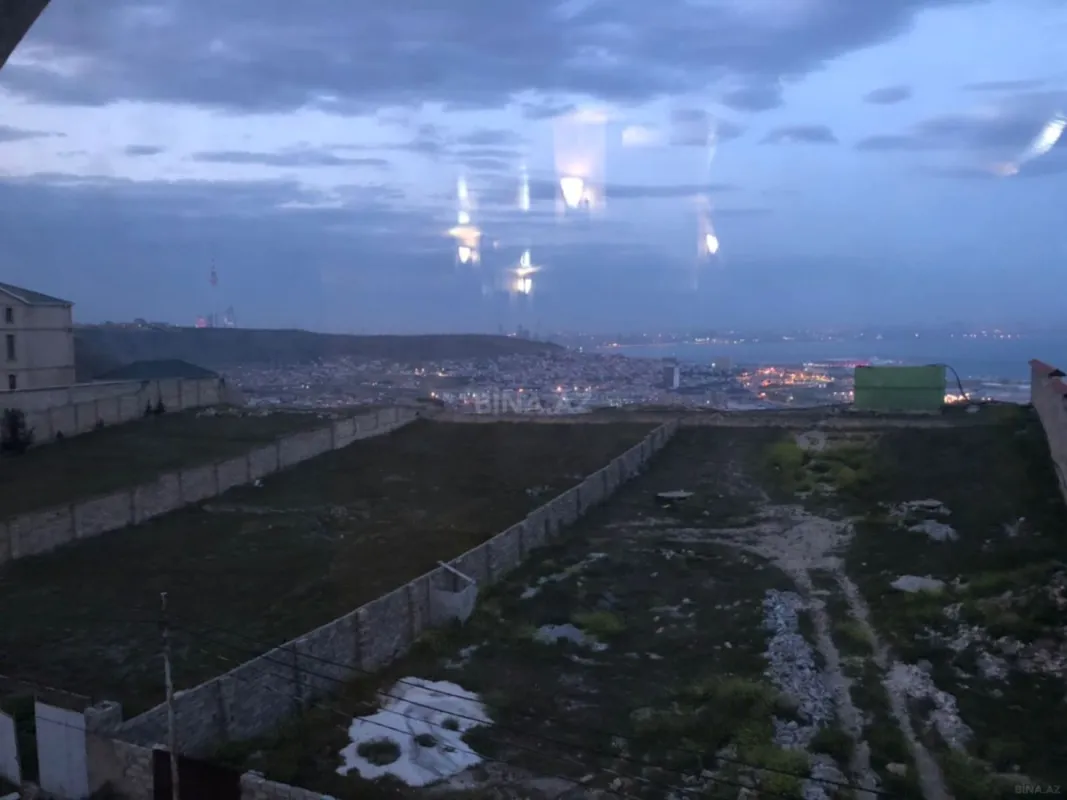 Kirayə verilir 6 otaqlı həyət evi 300 m²