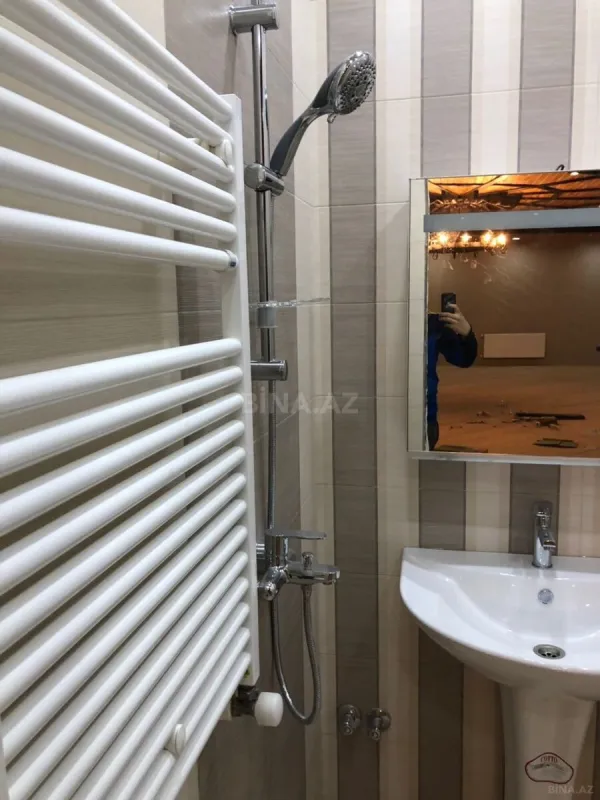 Kirayə verilir 6 otaqlı həyət evi 300 m²