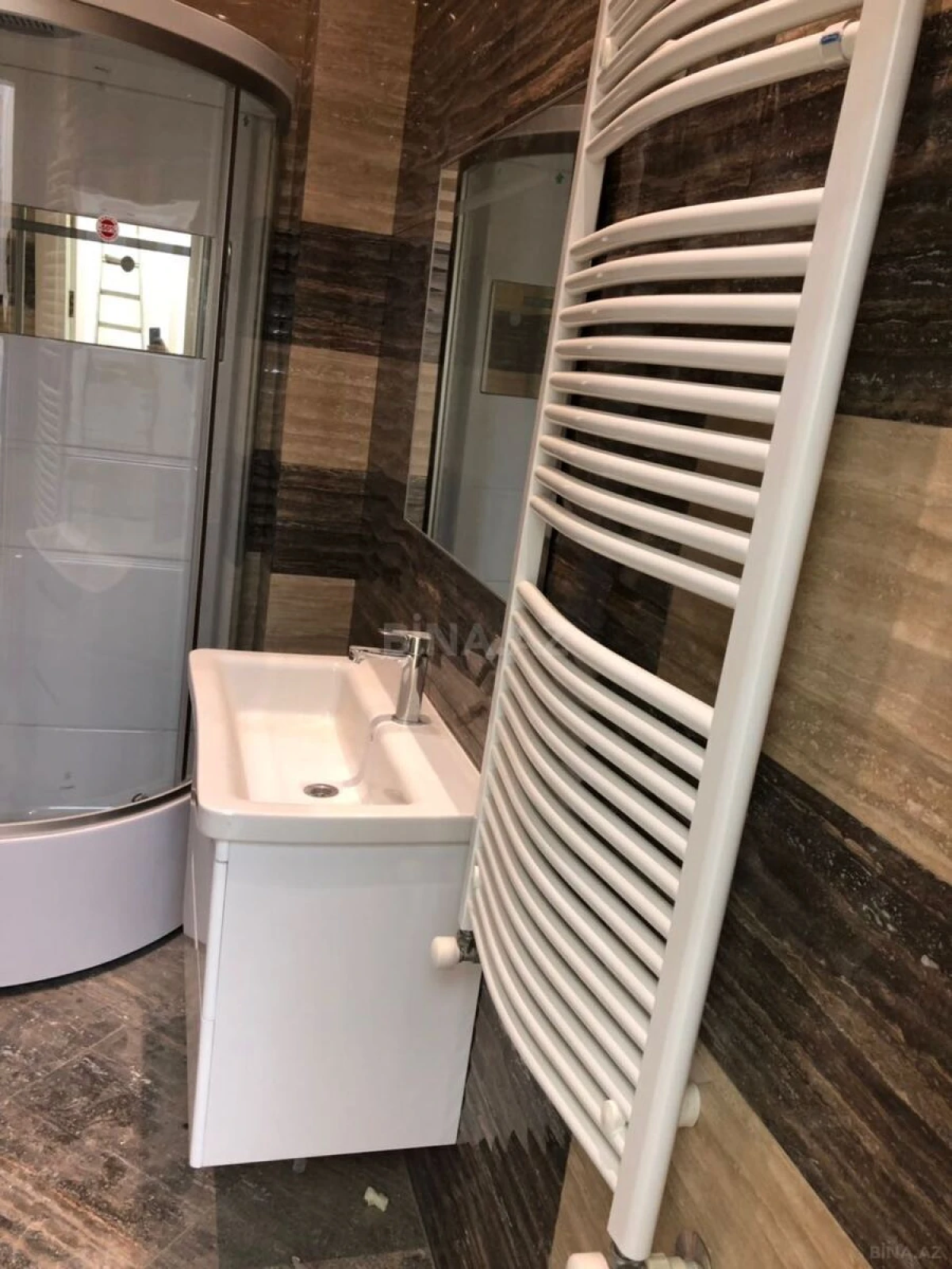 Kirayə verilir 6 otaqlı həyət evi 300 m²