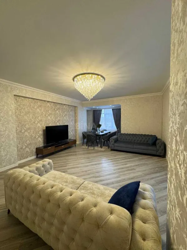 Satılır 4 otaqlı mənzil 147 m²